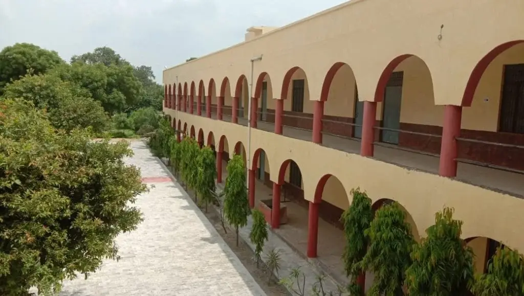 S.R Degree College Ukkhrra: campus photo 6