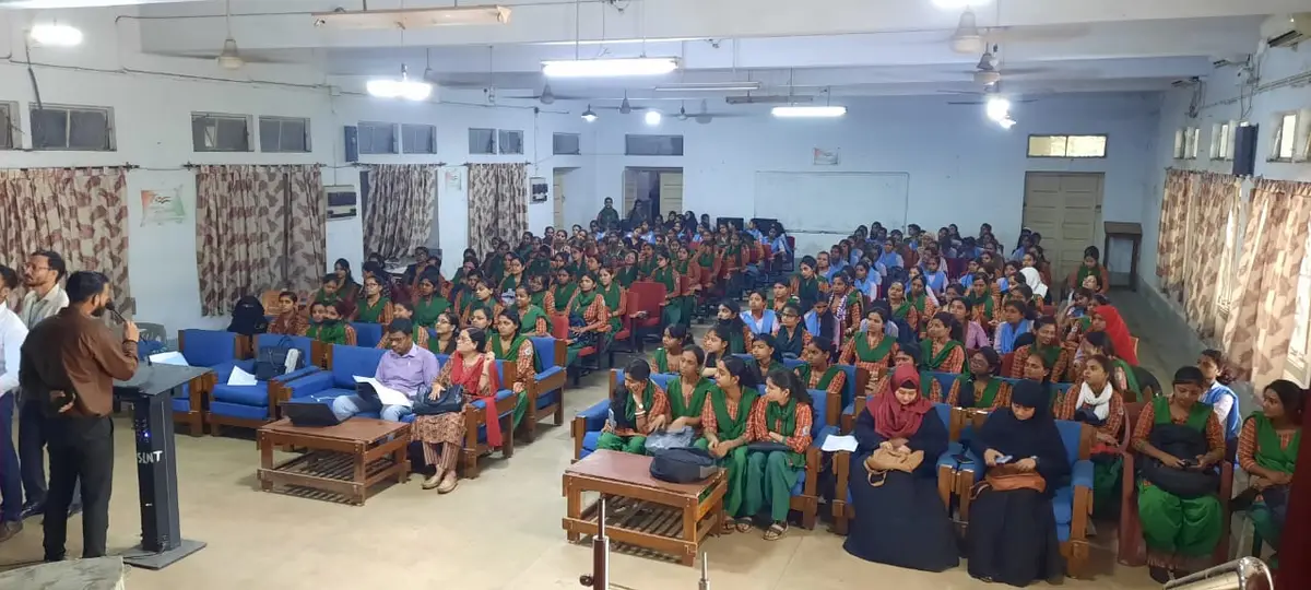 S.S.L.N.T Mahila College: campus photo 6