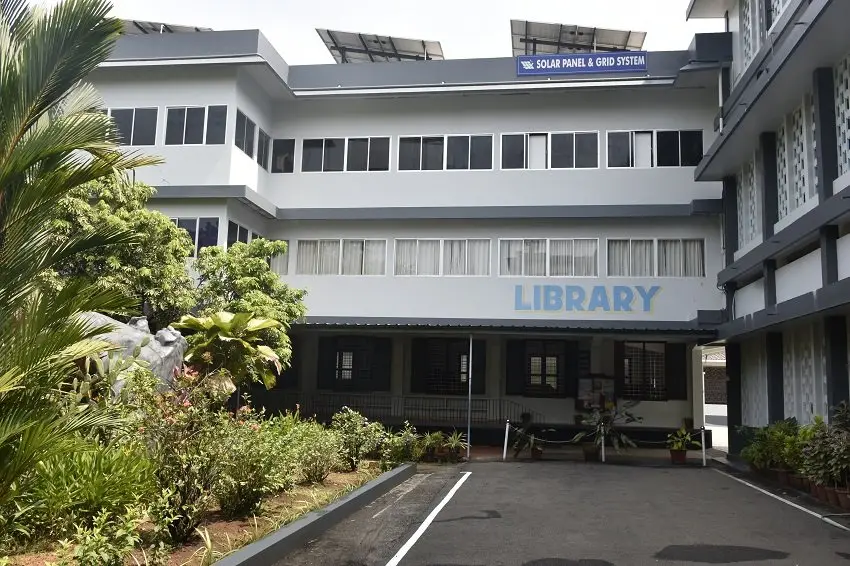 Sacred Heart College, Chalakkudy campus photo 4