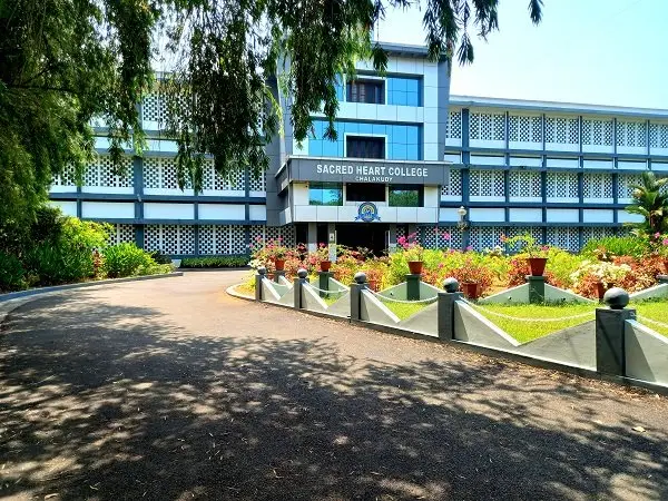 Sacred Heart College, Chalakkudy campus photo 2