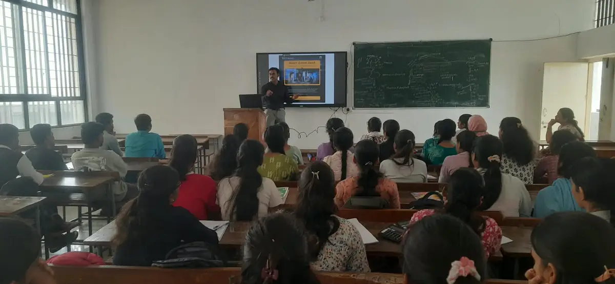 Sadguru Gadage Maharaj College: campus photo 2