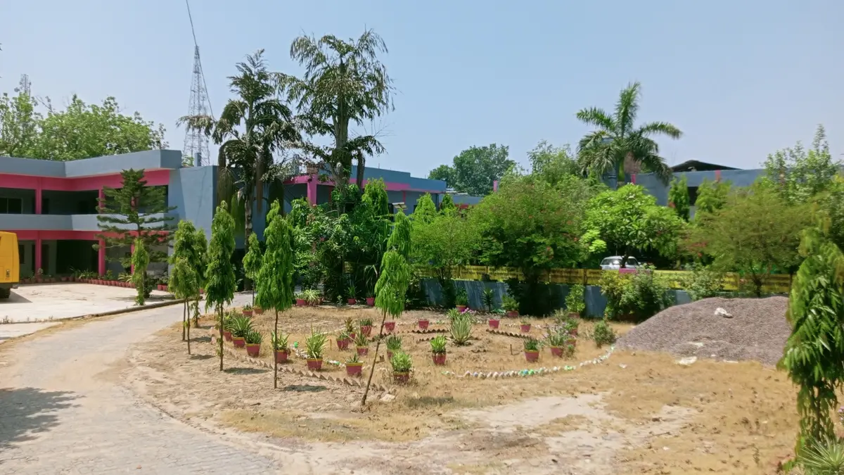 Saket Girls Degree College: campus photo 2