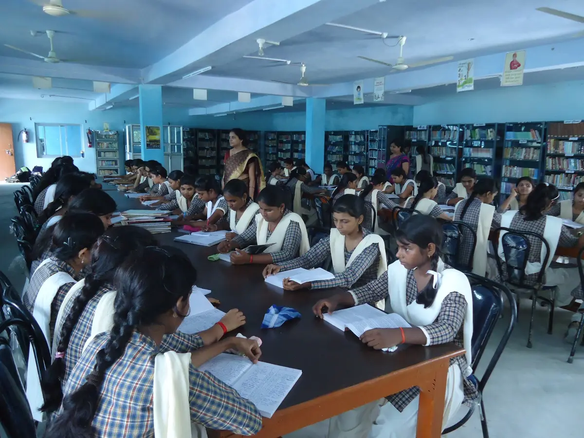 Saket Girls Degree College: campus photo 6