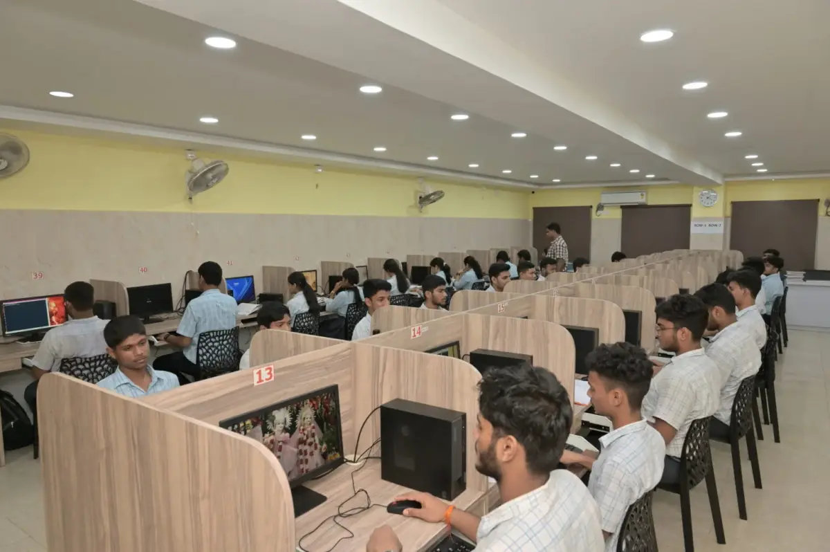 Saraswati Degree Science College: campus photo 3