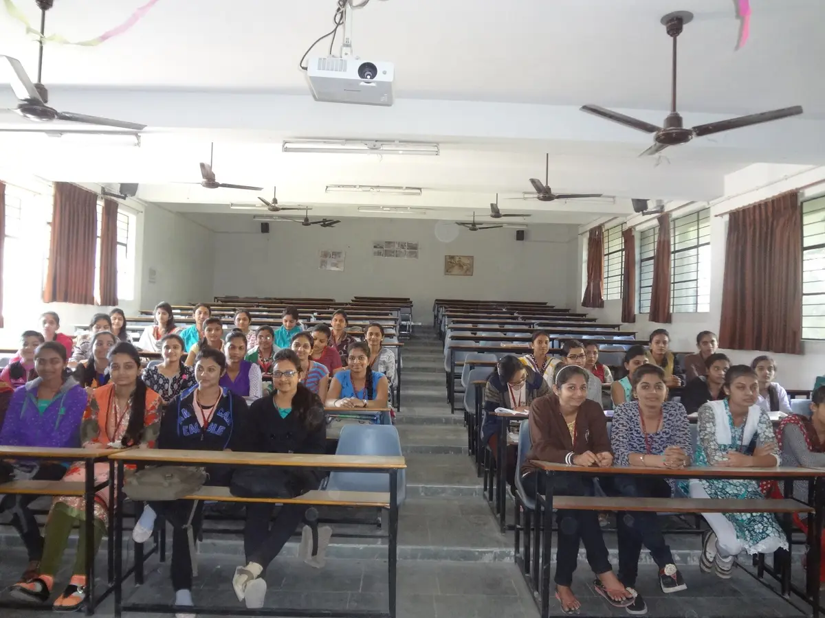 Sardar Patel Kelvani Mandal Mahila B.Ed.College Jetpur: campus photo 6