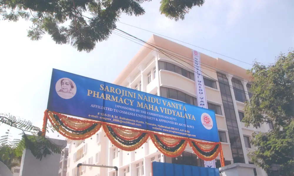 Sarojini Naidu Vanita Pharmacy Maha Vidyalaya: campus photo 1