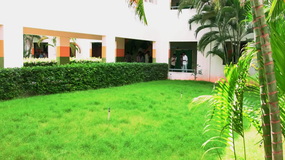 Sasurie College of Engineering: campus photo 8