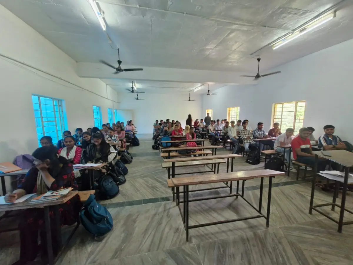 Sat Kaival College of Pharmacy, Saarsa 246: campus photo 1
