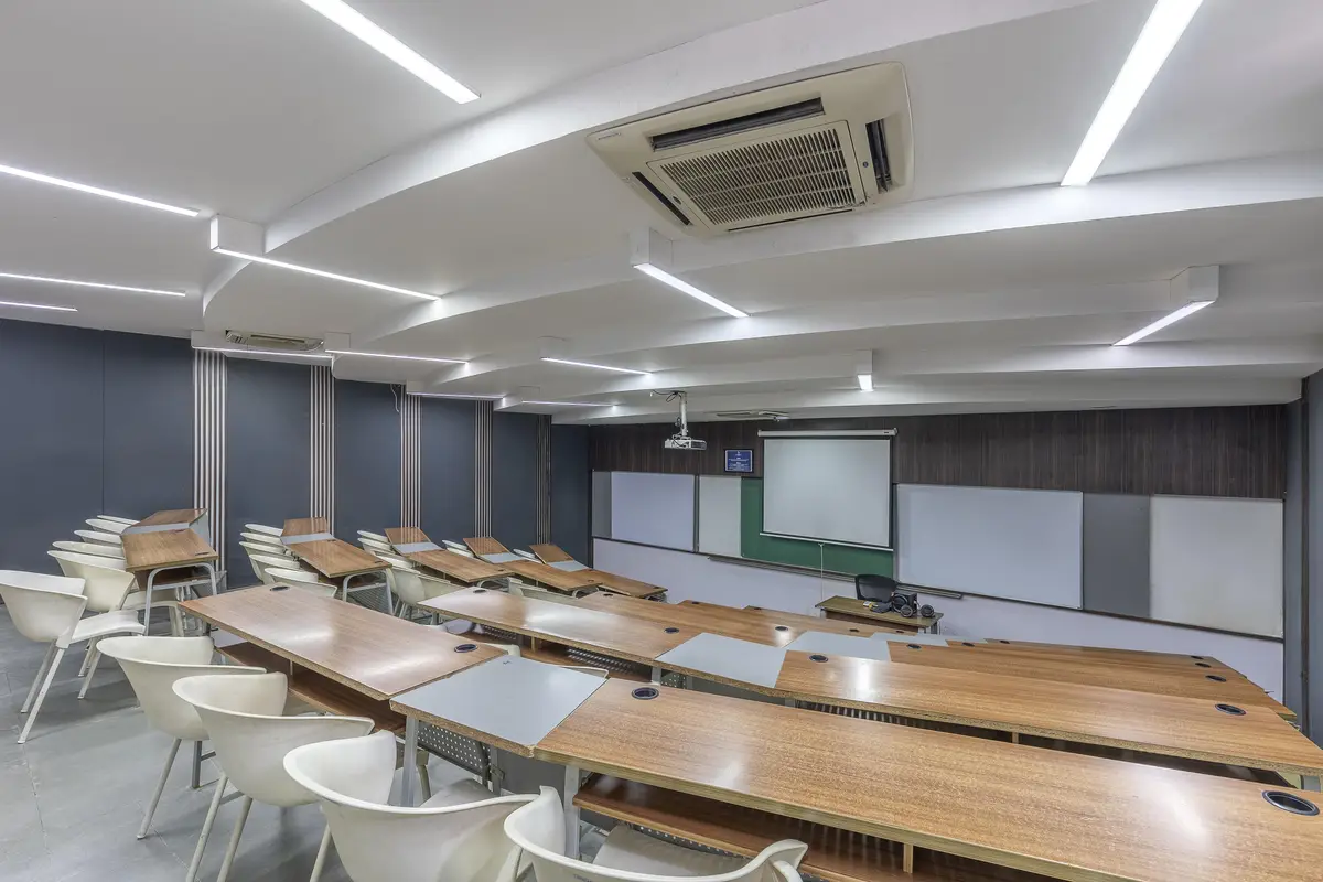 SBS campus photo 3