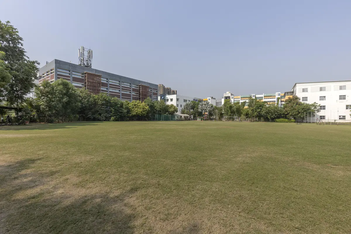 SBS campus photo 6
