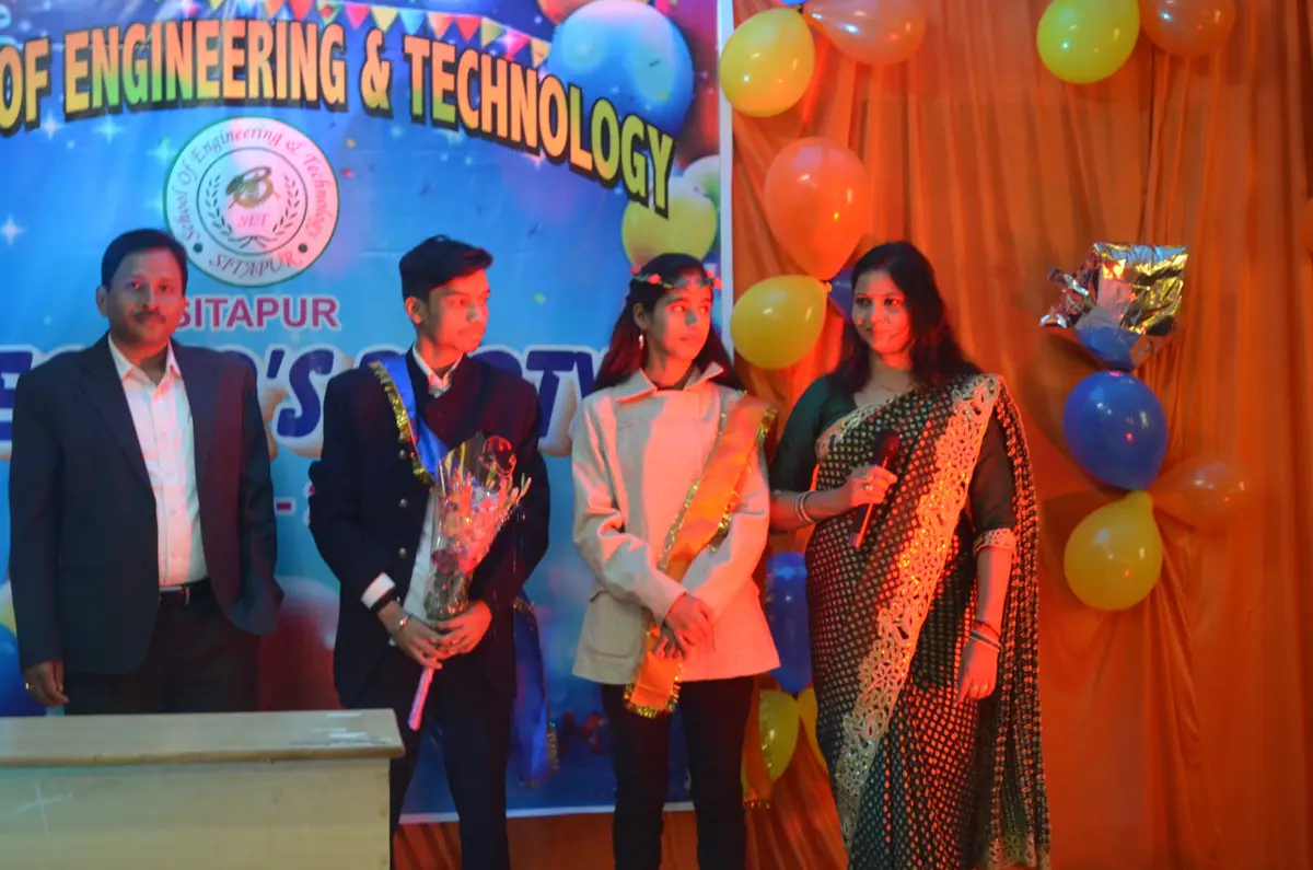 School of Engineering and Technology: campus photo 2