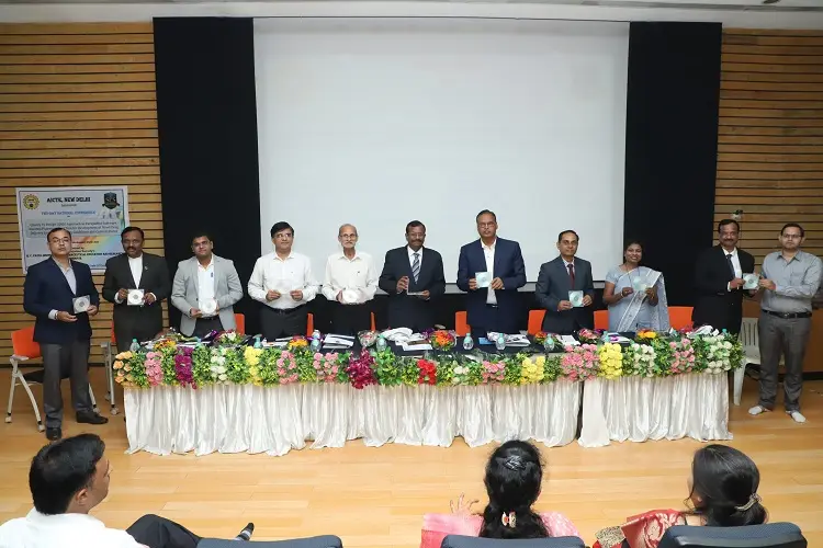 Ses'S R.C.Patel Institute of Pharmaceutical Education and Research: campus photo 6