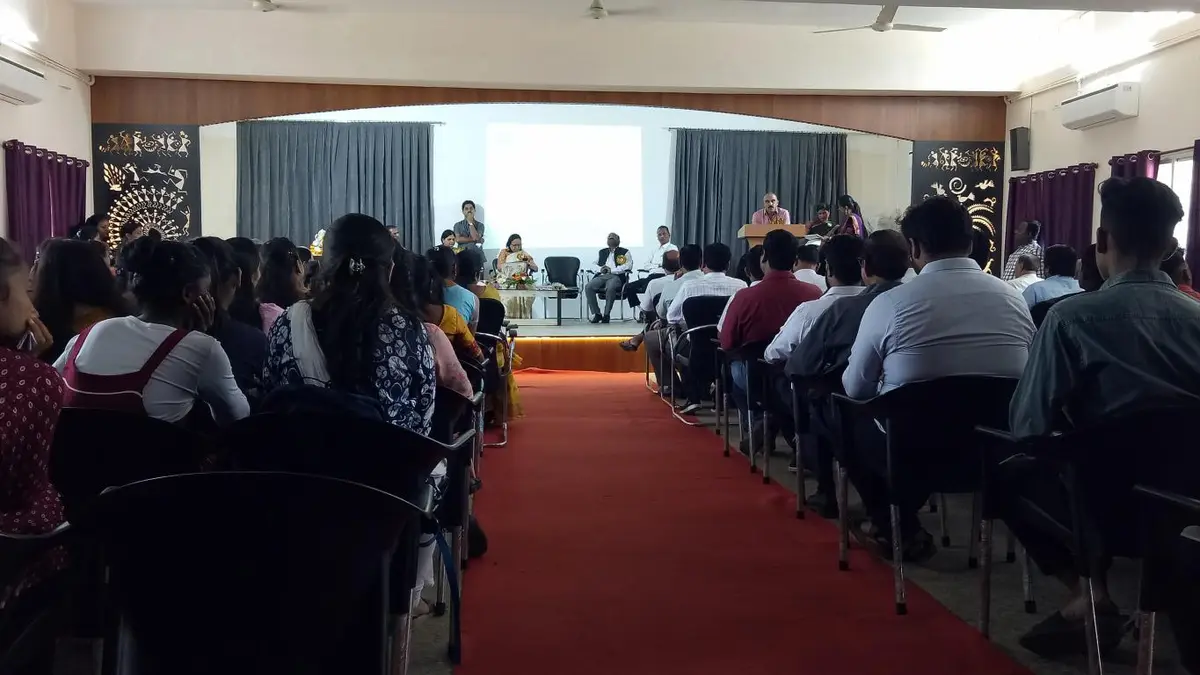 Seth R. C. S. Arts & Commerce College campus photo 8
