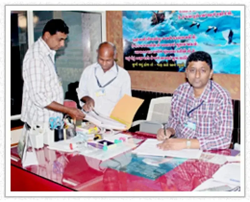 Shah N. H. Commerce College campus photo 1