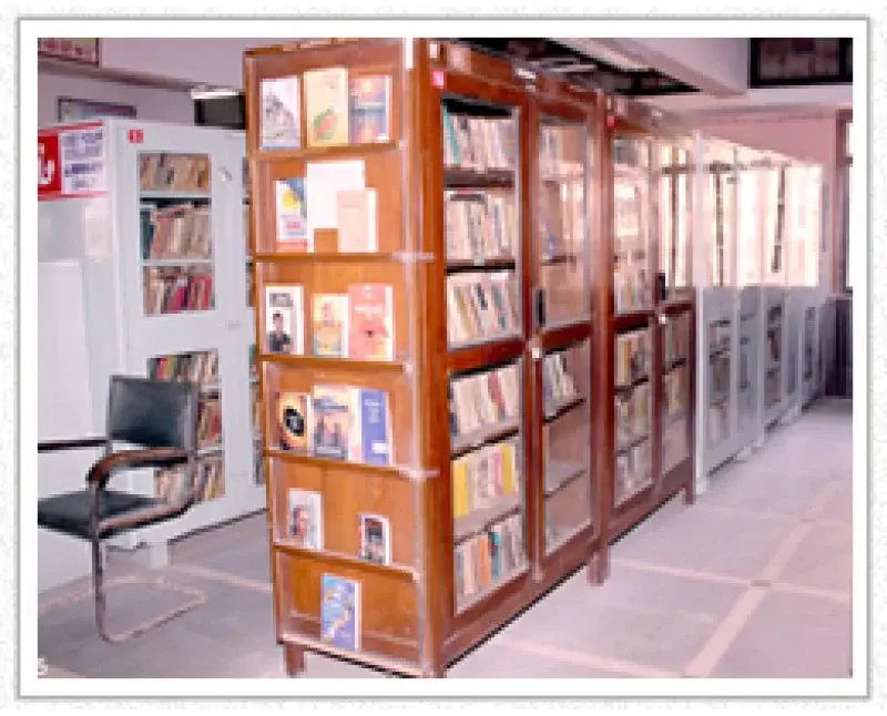 Shah N. H. Commerce College campus photo 2