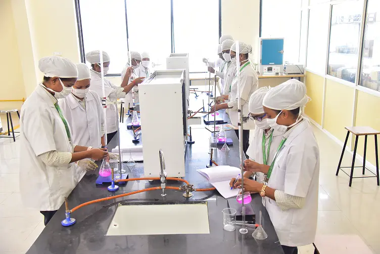 Shahajirao Patil Vikas Pratishthans S B Patil College of Pharmacy Indapur Village Vangali: campus photo 7