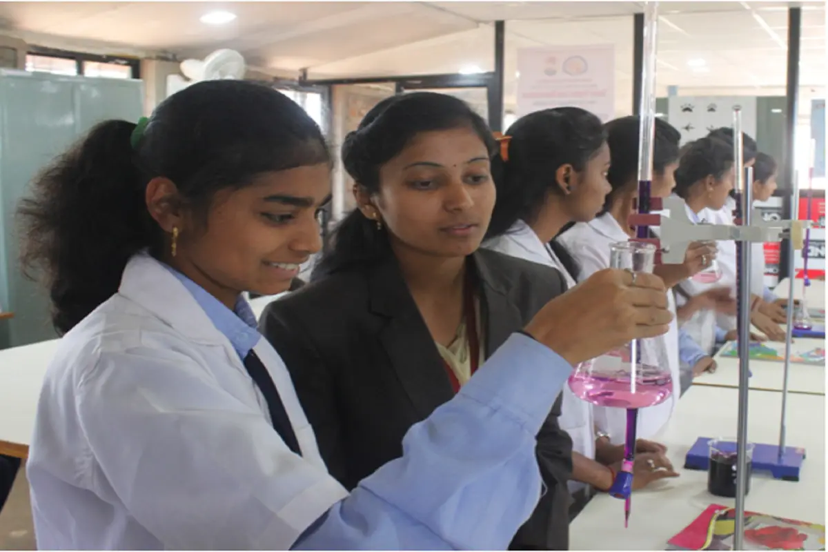 Shahid Shikshan Prasarak Mandals Shahid Virpatni Laxmi Mahavidyalaya: campus photo 3