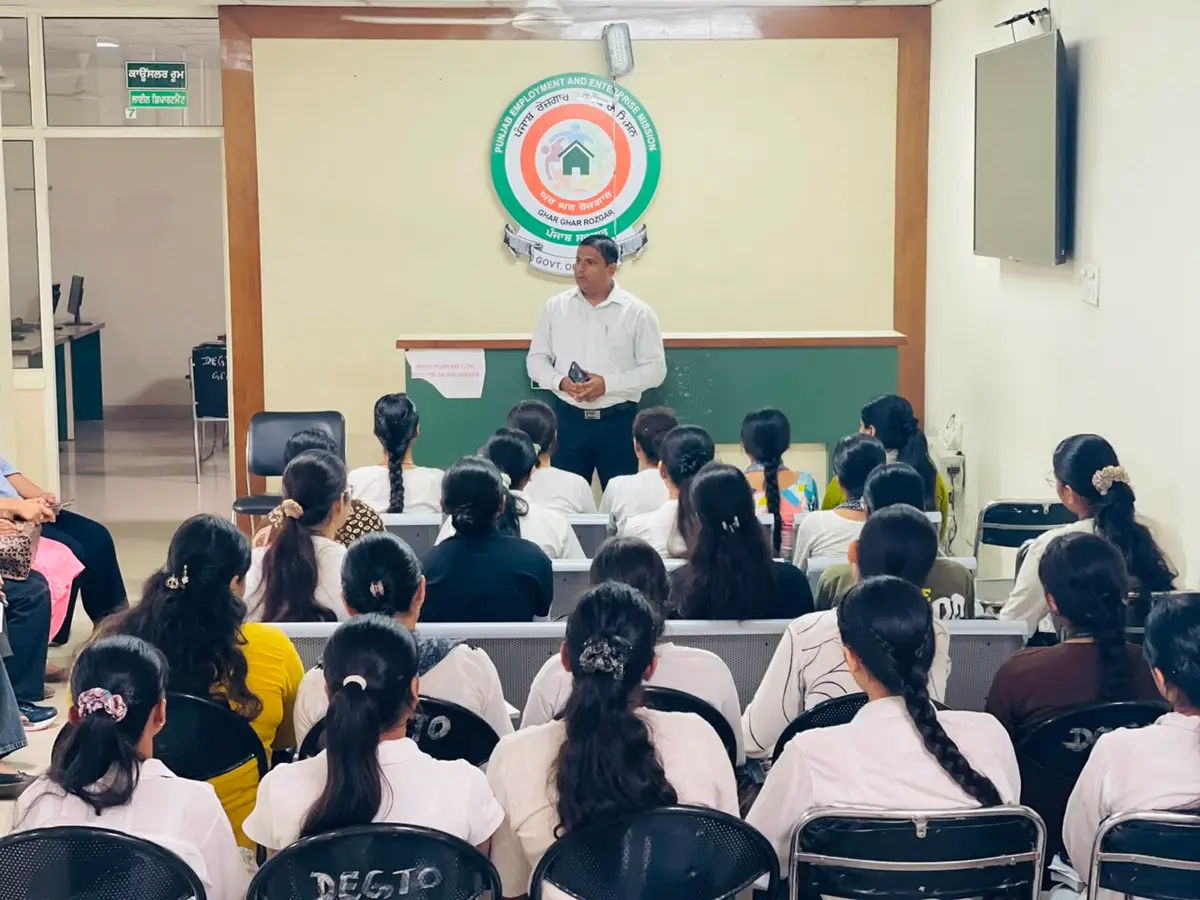Shanti Devi Arya Mahila College Dina Nagar: campus photo 5