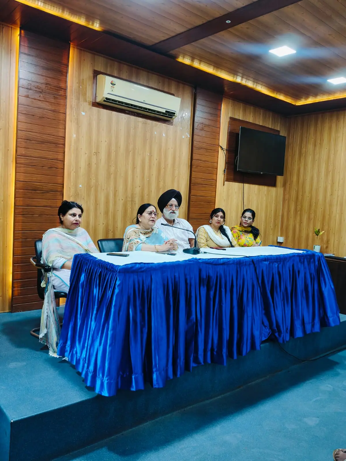 Shanti Devi Arya Mahila College Dina Nagar: campus photo 2