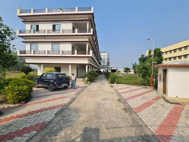Sharda Shanti Mahavidyalaya, Bankata Basgit Azamgarh: campus photo 1