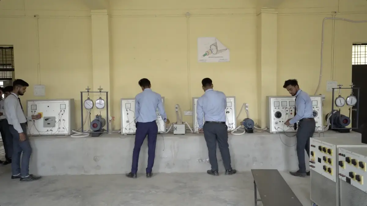 Shashi Institute of Pharmaceutical Science and Research Jaunpur: campus photo 2