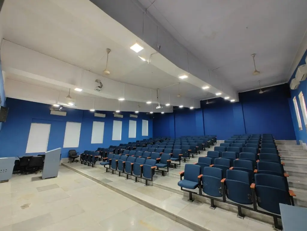 Sheth L.U.J. College of Arts And Sir M.V. College of Science and Commerce: campus photo 1
