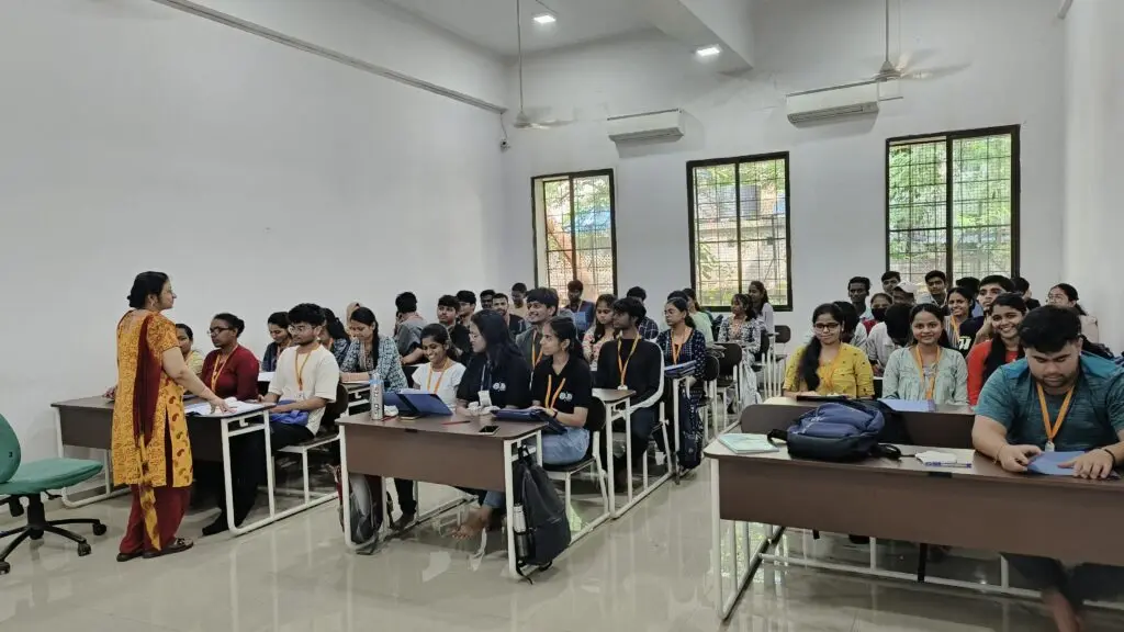 Sheth L.U.J. College of Arts And Sir M.V. College of Science and Commerce: campus photo 5