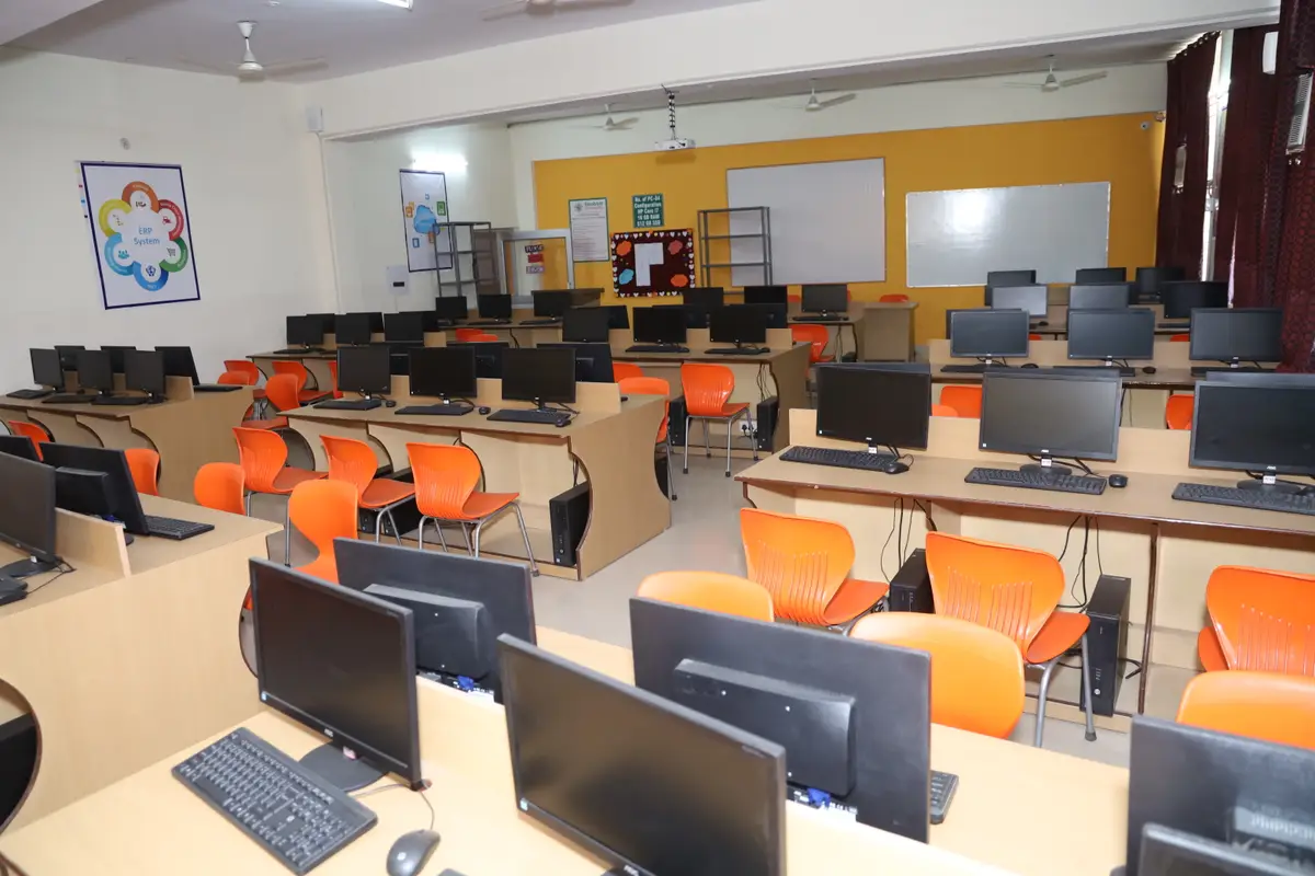 Shobhit University: campus photo 1