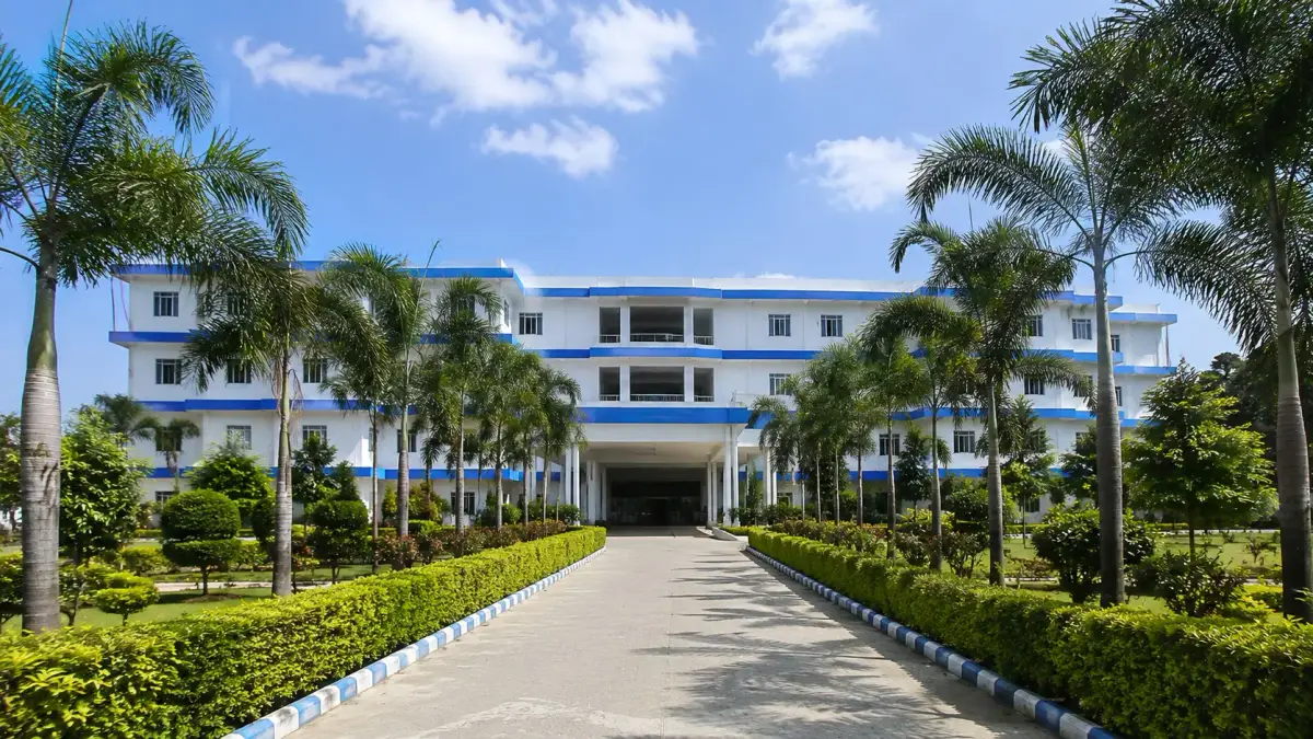 Shree Narayan Medical Institute and Hospital campus photo 2