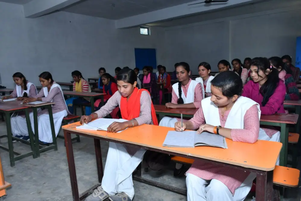 Shree Parashar Brahma Sudhakar Pandey Damyanti Devi Institute of Girls Education, Raikwardeeh: campus photo 3