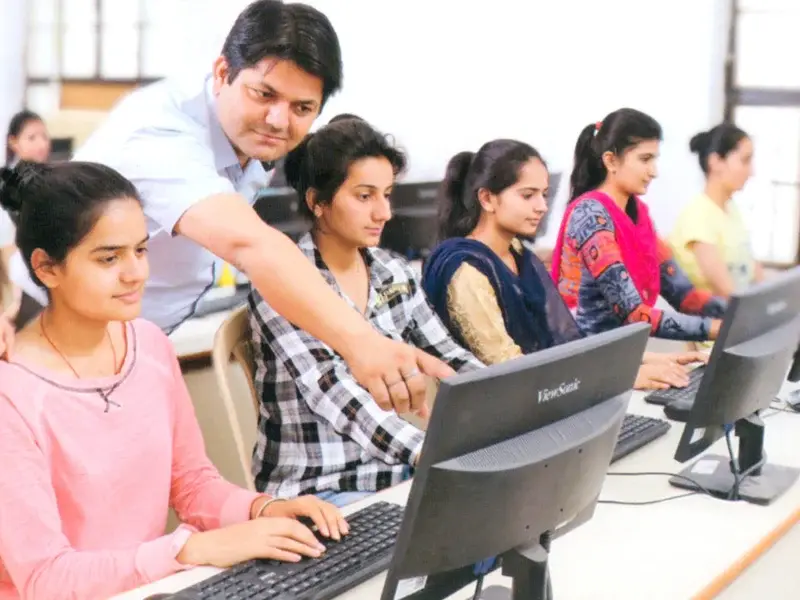 Shri Aatm Vallabh Jain Girls College: campus photo 4