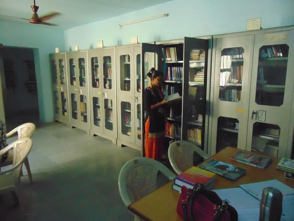 Shri AMBALAL M.PATEL(Avni Seeds) MAHILA EDUCATION COLLEGE, UNJHA.: campus photo 2