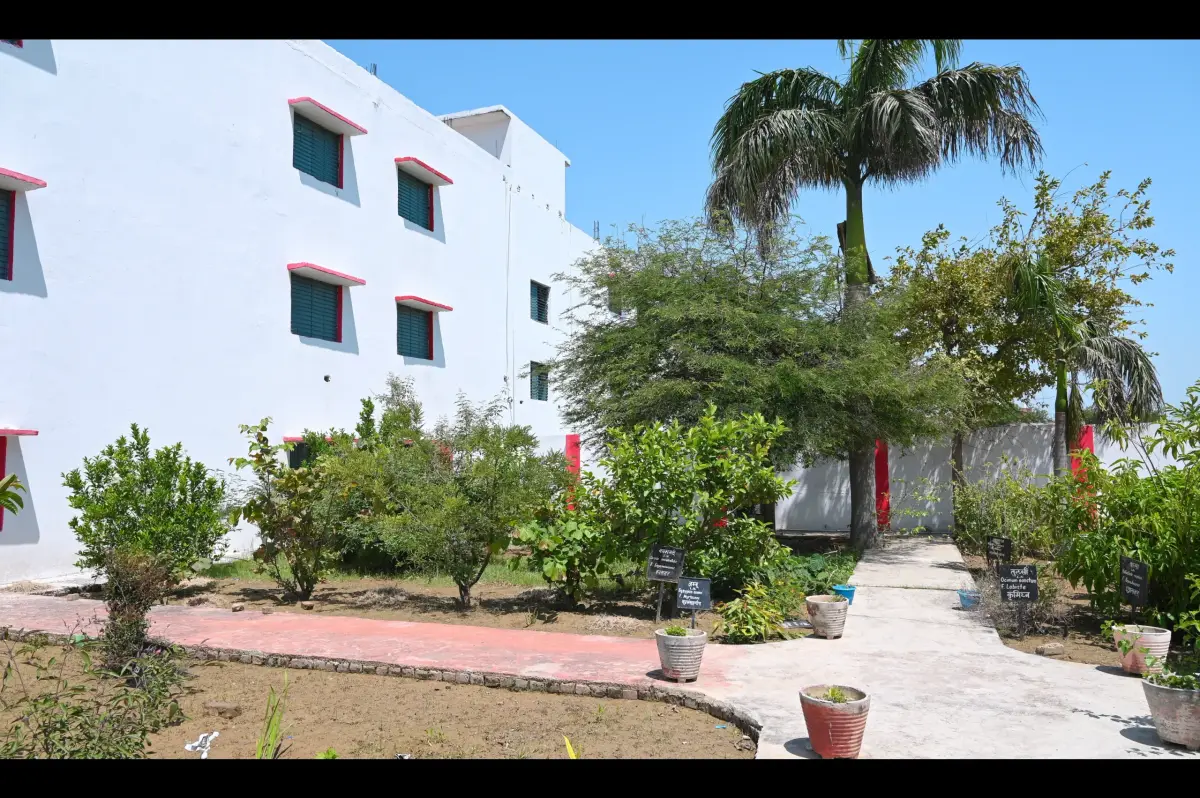 Shri Babu Singh Jay Singh Ayurvedic Medical College and Hospital: campus photo 2