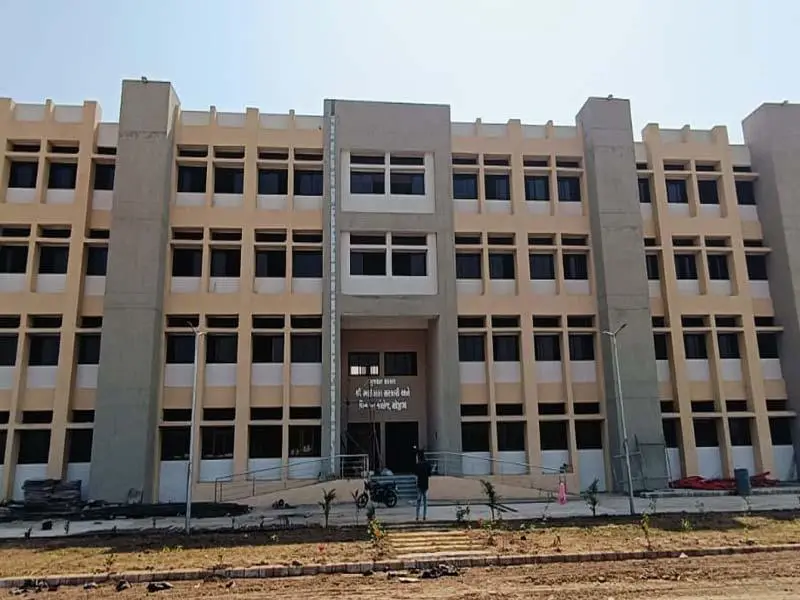 Shri Bhaikaka Government Arts and Commerce: campus photo 1