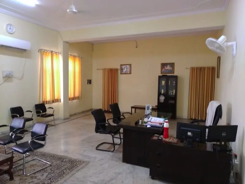 Shri Bhawani Niketan Law College: campus photo 3