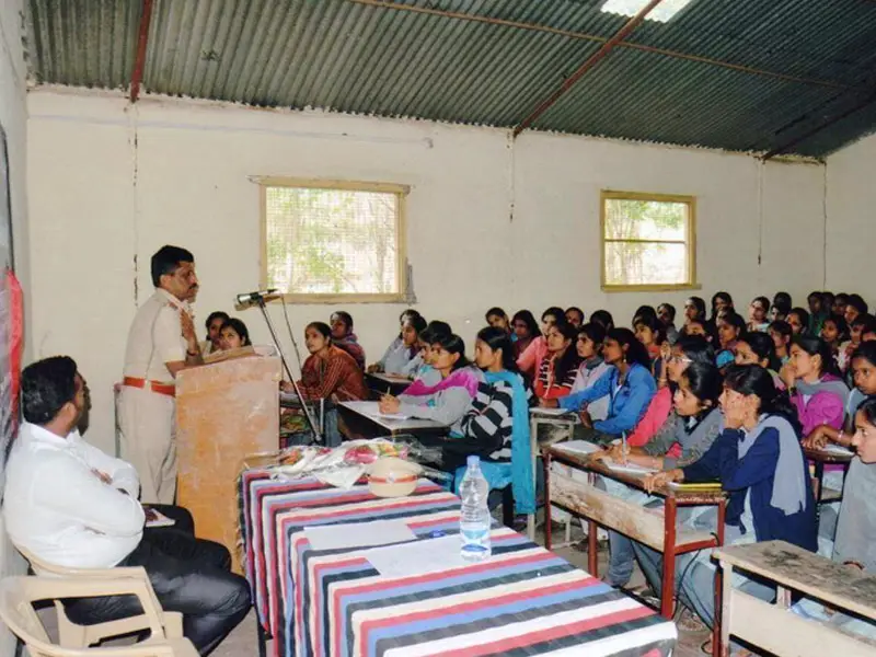 Shri. Bhimrao Shinde Arts, Commerce & Science Mahila Mahavidyalaya campus photo 5