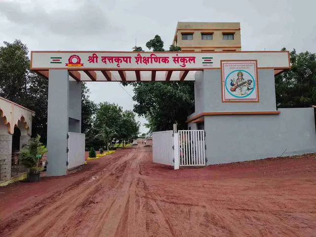 Shri Dattakrupa Shaikshnik & Krishi Gram Vikas Pratishthans College of Educaton: campus photo 2
