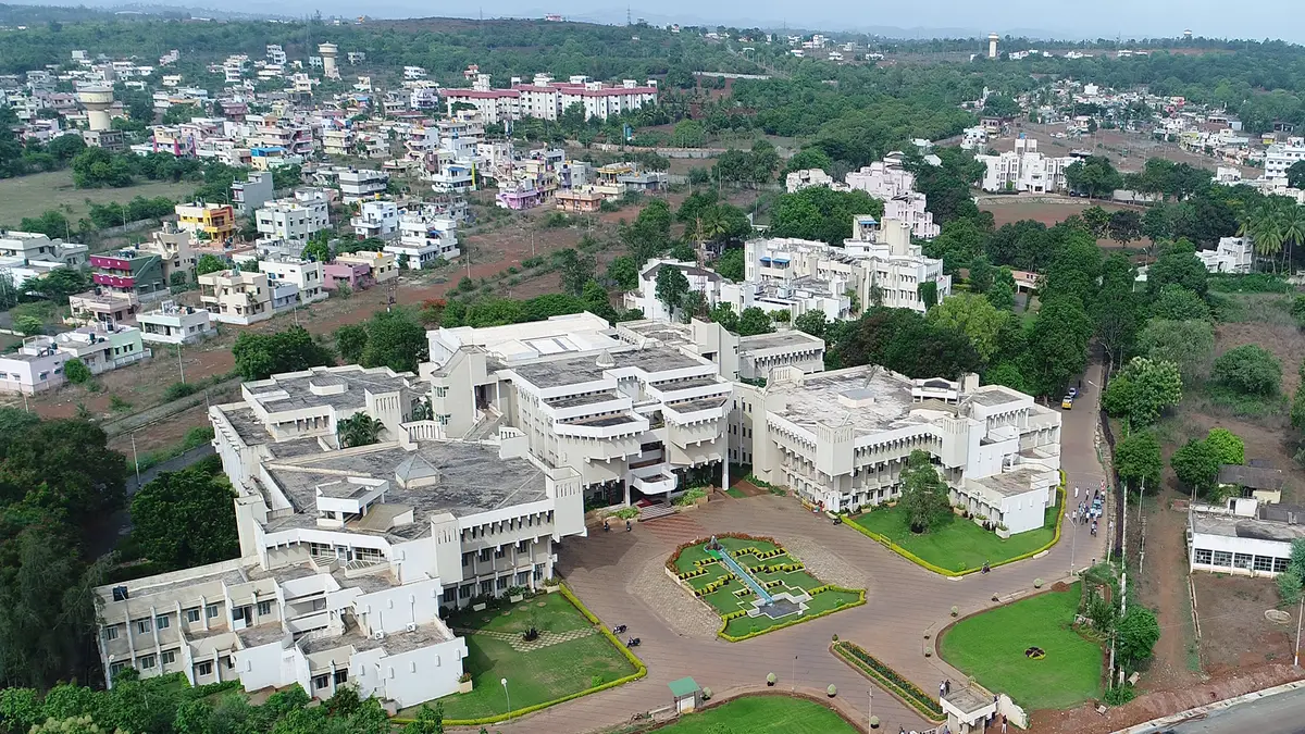 Shri Dharmasthala Manjunatheshwara University: campus photo 2