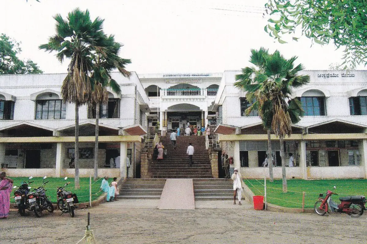 Shri J G Co-Operative Hospital Society's College of Nursing: campus photo 1