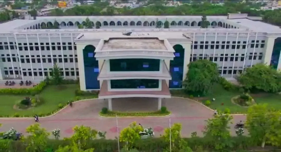 Shri Jagadguru Gavisiddeshwara Ayurvedic Medical College: campus photo 1