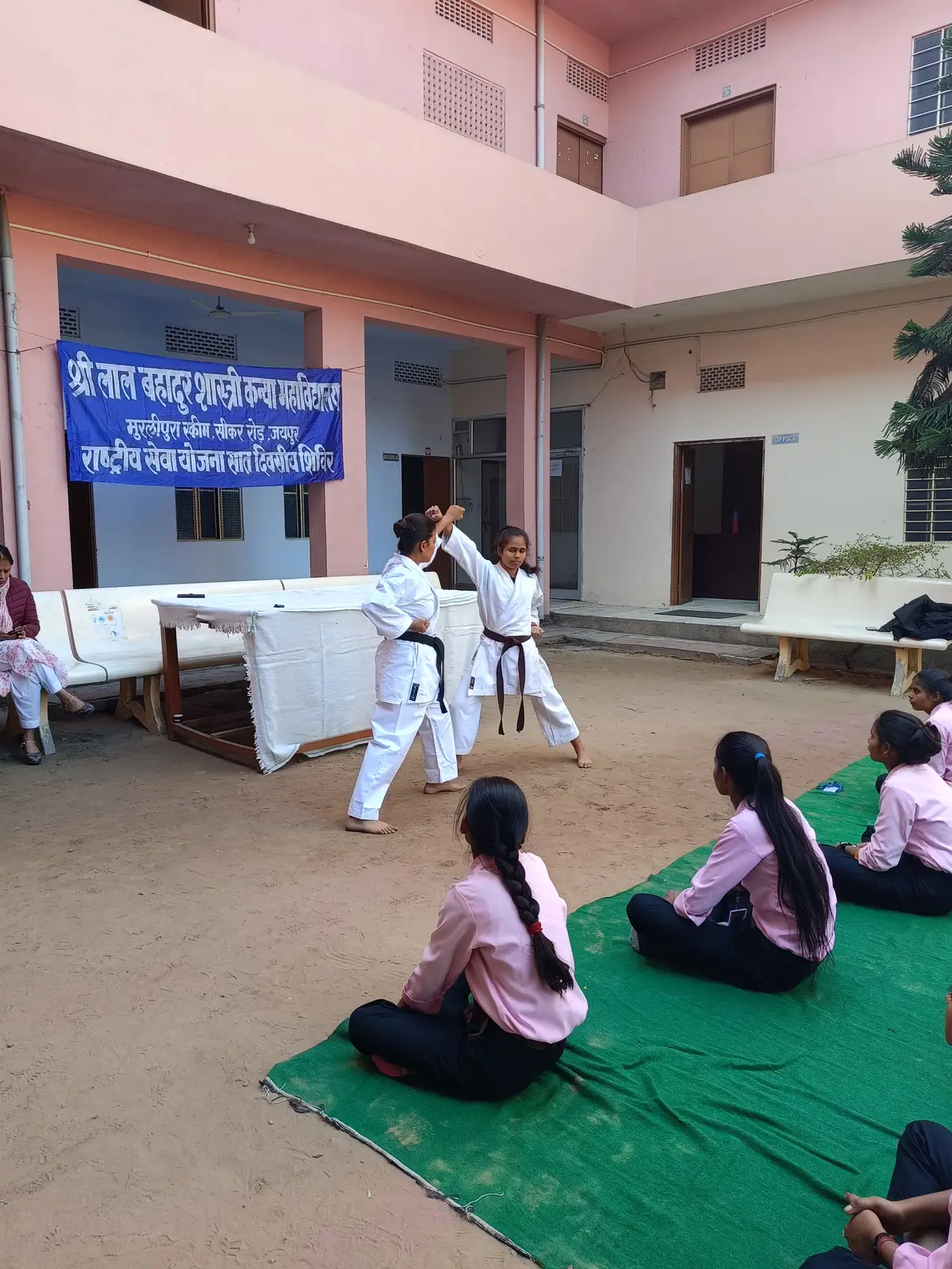 Shri Lal Bahadur Shatri Mahila Mahavidyalaya: campus photo 3