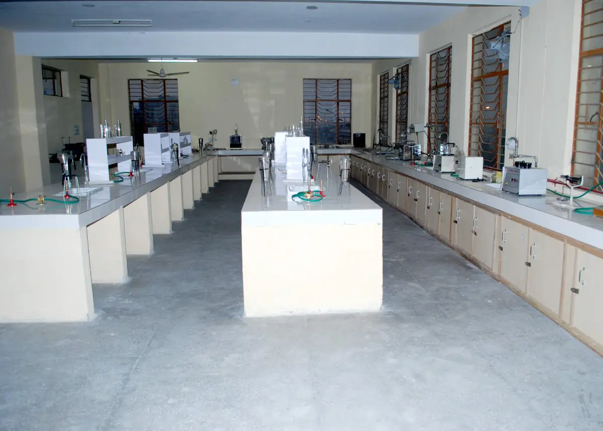 Shri Lalaram Sharma College of Pharmacy Jarara Khair Aligarh: campus photo 3