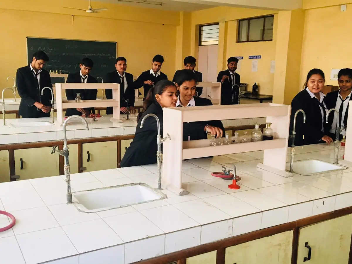 Shri Lalaram Sharma College of Pharmacy Jarara Khair Aligarh: campus photo 2