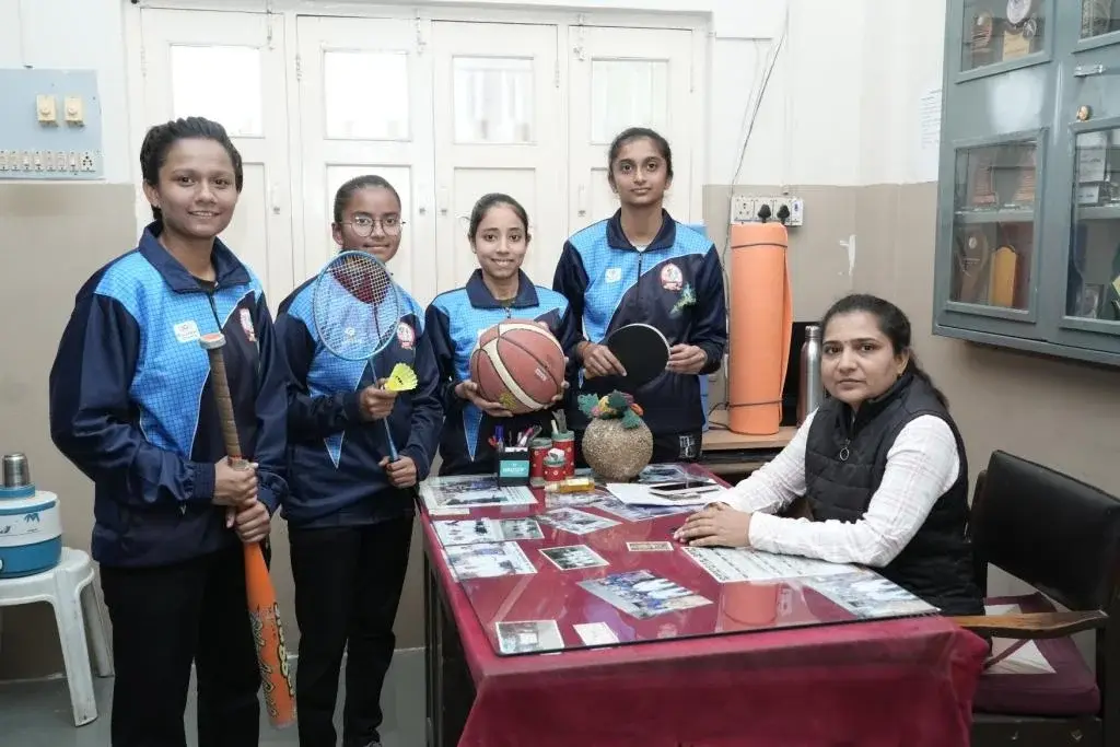 Shri M.M.Ghodasara Mahila Arts & Comm.College-Junagadh: campus photo 1