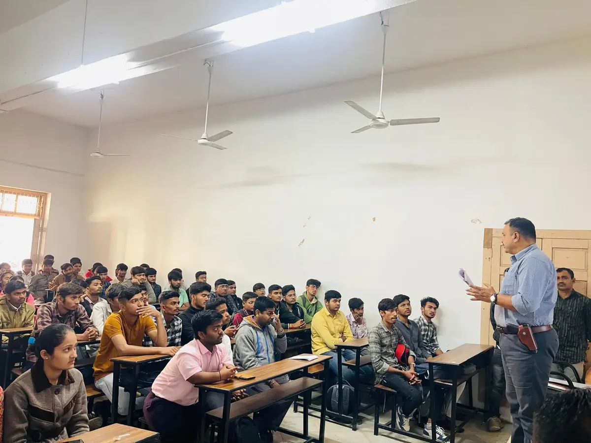 Shri M.P.Shah Commerce College: campus photo 4