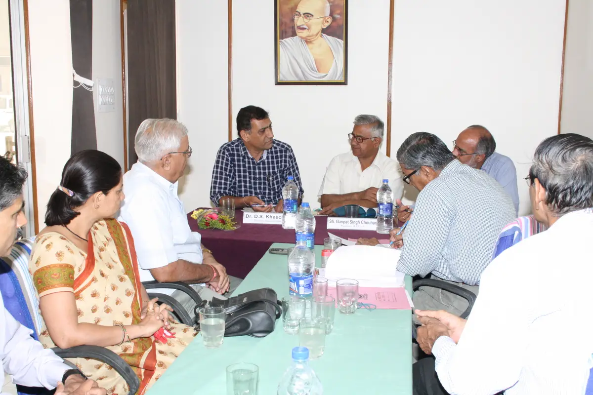 Shri R.N.Memorial Mahila Stc: campus photo 7