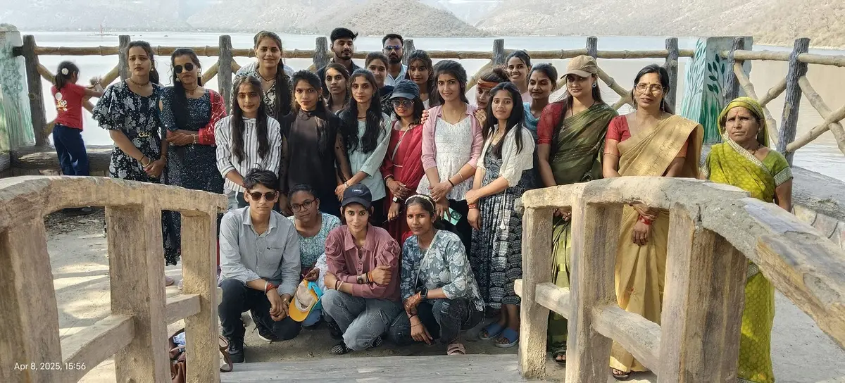 Shri Shankar Mahila Mahavidhayalay Divrala: campus photo 4