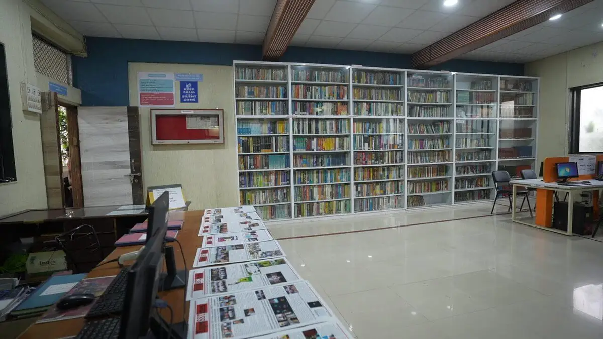 Shri Sindh Thakurnath S S T College of Arts and Commerce: campus photo 8