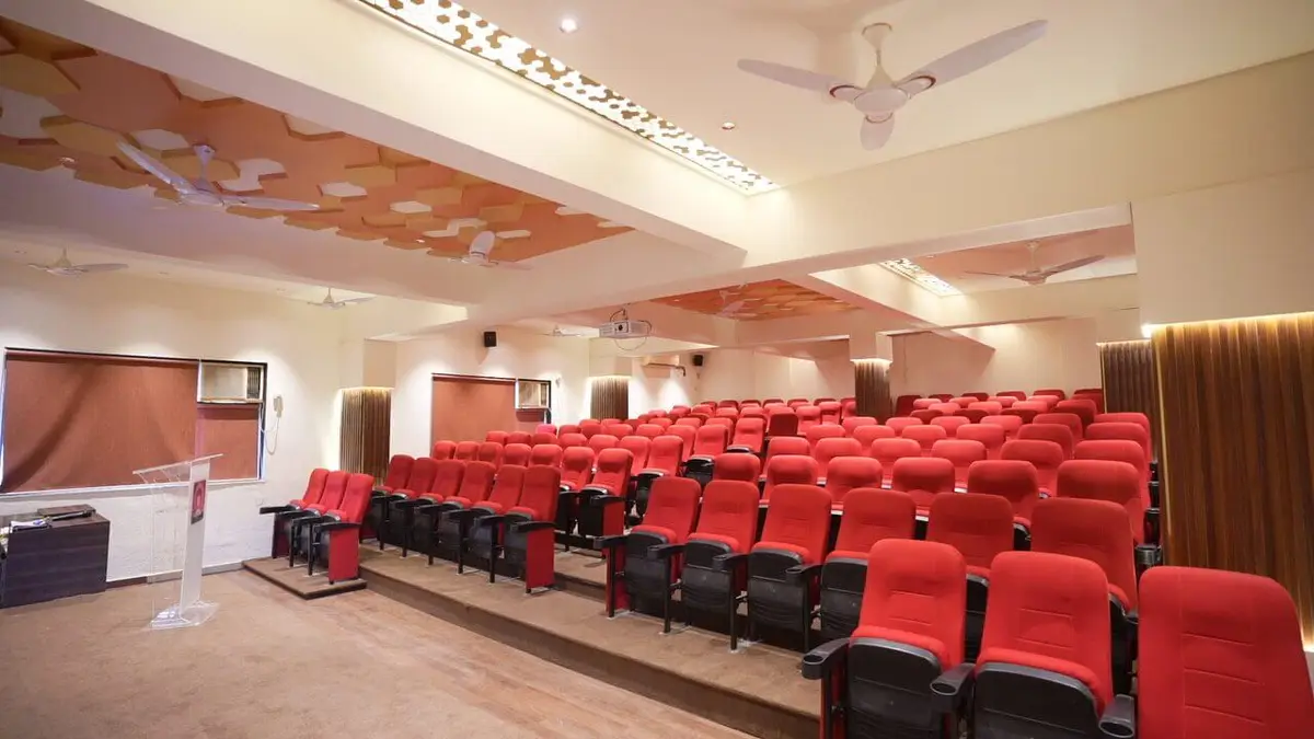 Shri Sindh Thakurnath S S T College of Arts and Commerce: campus photo 5