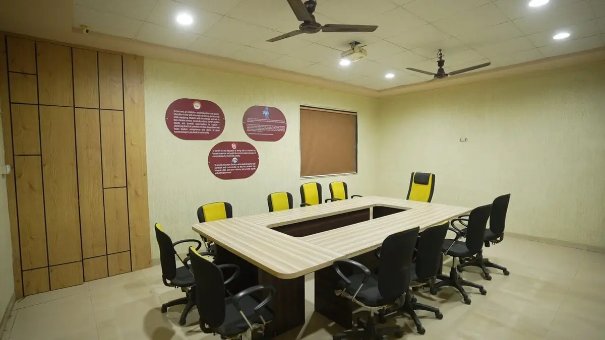 Shri Sindh Thakurnath S S T College of Arts and Commerce: campus photo 4